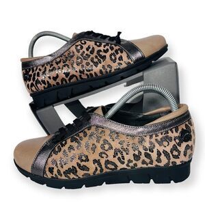Eco Wave Comfort Sneakers‎ Tan / Black Leopard Print Women's 5